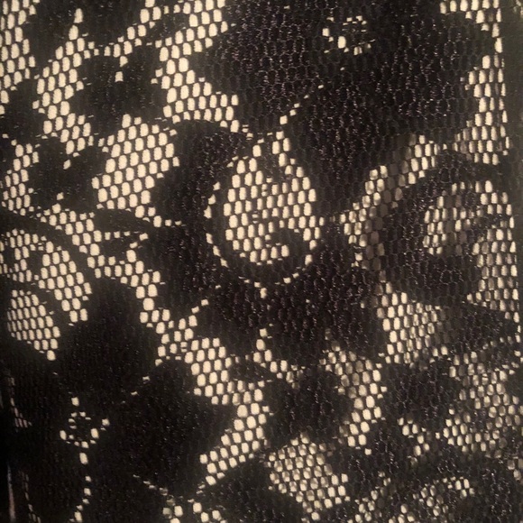 Black lace dress - Picture 4 of 5